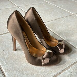 Badgley Mischka Bronze Satin Pumps Size 5.5